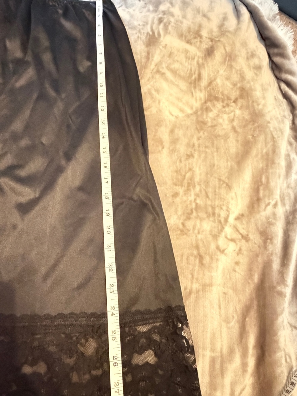 Black Half Slip Lace Trim Midi XL 28" 11-105 USA Made Vtg Vassarette - Picture 2 of 5